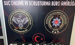 İzmir’de Silah Kaçakçılığına Ağır Darbe: 18 Tabanca ve 135 Namlu Evlerin Gizli Bölmelerinden Çıktı