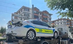 Eskişehir Batıkent’te Kaza Yerinde Feci Olay: Polis Aracına Otomobil Çarptı, 3 Kişi Yaralandı