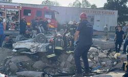 Kocaeli’de Zincirleme Kazada Otomobil Dorsenin Altında Kaldı: 5 Kişi Öldü, Ölenlerin Kimlikleri Açıklandı