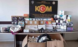 Mersin'de Kaçak Cep Telefonu Operasyonu: 2 Milyon Liralık Ürün Ele Geçirildi, 2 Kişi Tutuklandı