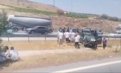 Mersin’in Tarsus İlçesinde Trafik Canavarı Yine Can Aldı: Otoyolda Çekiciye Çarpan Araçta Ölü ve Yaralılar Var