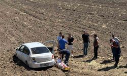 Osmaniye Bahçe'de Direksiyon Hakimiyetini Kaybeden Sürücü Tarlaya Uçtu: Otomobildeki 3 Kişi Yaralandı