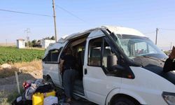 Nevşehir’de Kontrolsüz Çıkış Feci Sonuçlandı: Tarım İşçilerini Taşıyan Minibüs Takla Attı, 9 Kişi Yaralandı