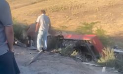 SON DAKİKA: Niğde-Adana Karayolu’nda Şarampole Devrilen Tır ve Minibüs Can Pazarı Yarattı – 1’i Ağır 16 Yaralı Var!