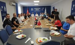 Osmaniye Anahtar Parti İl Teşkilatı Basın Bayramı Programı Düzenledi: Mehmet Aslan Gazetecilerin Halkın Gözü ve Kulağı Olduğunu Vurguladı