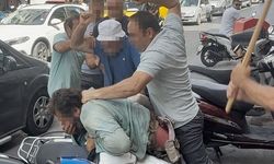 Aydın’da Yol Ortasında Dehşet: Sopalarla Linç Edilen Adam Motosikletin Üzerine Yığıldı, Vatandaşlar Kurtardı