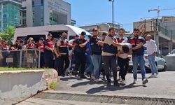 Gaziantep’te 106 Milyon TL’lik Bilişim Dolandırıcılığı Operasyonu: Yüksek Kazanç Vaadiyle Dolandırıcılık Yapan 30 Şüpheli Yakalandı, 27’si Tutuklandı