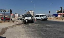 Hatay Hassa’da düğün yolunda ölüm yolculuğu: 3 kişi yaşamını yitirdi, 2 kişi yaralandı