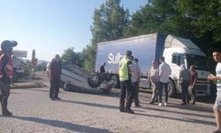 Bursa’da Yol Savaş Alanına Döndü! Kamyonla Çarpışan Otomobil Takla Attı, İçinde 3 Yaşında Çocuk da Vardı