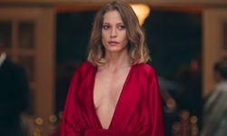 Serenay Sarıkaya Beyaz Bikinisiyle Yaza Veda Etti! Tatil Pozları Sosyal Medyayı Salladı