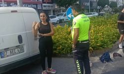 “Manavgat’ta Aynı Kavşakta 5 Dakika Arayla İki Motosiklet Kazası: Yaralılar Hastaneye Gitmekten Vazgeçti, Güvenlik Kameraları Korkunç Anları Kayıt Altına Aldı!”