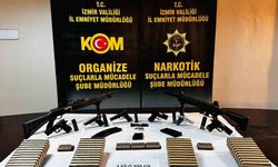 İzmir’de Uyuşturucu ve Silah Tacirlerine Ağır Darbe: 4,3 Kilo Kokain ve Çok Sayıda Silahla Yakalanan 7 Şüpheli Tutuklandı!