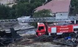 Malatya’da Felaket Anları! Yangın 3 Evi Dakikalar İçinde Yok Etti