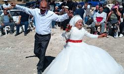 40 Yıl Sonra Gelinlik ve Damatlık! Orhan ve Halide Takmet’in Bozyazı’daki Düğünü Sosyal Medyada Gündem Oldu