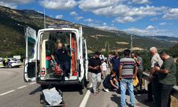 Son dakika: Amasya’da kavşakta can pazarı! Otomobilin çarptığı Şerife Döner Hayatını Kaybetti