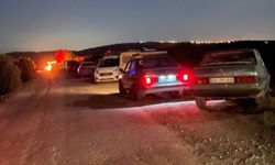 Mersin Tarsus’ta trafik faciası: 70 yaşındaki Hasan Gümpür devrilen otomobilin altında can verdi