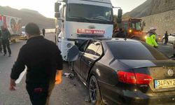 Van-Hakkari Karayolu’nda Feci Kaza: Gülşen Han, Aysel Karay ve Alihan Karay Hayatını Kaybetti, 4 Yaralı