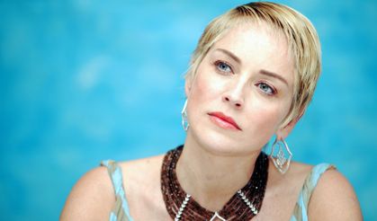 Sharon Stone: Güzelliğin ve Zarafetin Simgesi