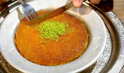 HATAY KÜNEFESİ DİĞERLERİNDEN NEDEN AYRI TUTULUR? LEZZETİNİN ŞİFRESİ NE?