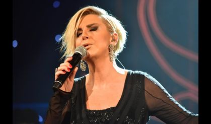 AYŞE EKİZ’İN “AHIM OLSUN” ŞARKISI NEDEN BU KADAR ETKİLİ