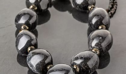 ŞUNGİT TAŞININ GÜCÜ NEREDEN GELİYOR? ENERJİ BEDENİMİZİ NASIL ETKİLİYOR?