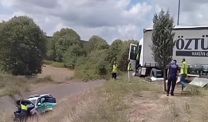 Çekmeköy’de Şok Kaza! TIR Jandarma Aracına Çarpmasıyla Su Kanalına Uçtu Yaralılar Var