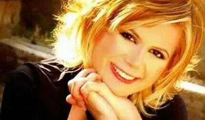 “Sen Rüzgar Ben De Yaprak” Hülya Polat Tarafından Neden Bu Kadar Beğeniliyor?