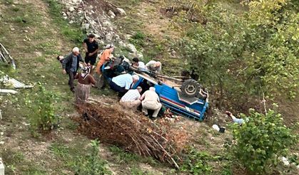 Ordu Ünye’de Tarım Aracı Uçuruma Yuvarlandı: Üç Can Hayatını Kaybetti, Dört Kişi Ölüm Kalım Savaşı Veriyor