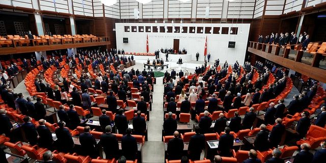 10.YARGI PAKETİ GÜNCEL HABERLER: İnfaz Düzenlemesi Meclis’ten Geçti mi, Genel Af Gündemde mi? 10. Yargı Paketi'nde Hangi Maddeler Yer Alıyor, Kimler Yararlanabilecek, Kapsamı Ne Kadar Genişletilecek?