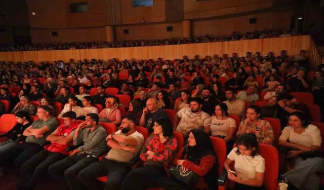 Aksaray Belediyesi şehir tiyatroları ile kapılarını sanatseverlere aralıyor