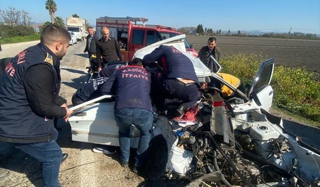 Osmaniye'de otomobille panelvan çarpıştı, 2 kişi yaralandı