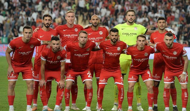 Alanyaspor - Antalyaspor yayın linki, ŞİFRESİZ mi? Alanyaspor - Antalyaspor maçı ne zaman, hangi kanalda, saat kaçta, canlı nereden izlenir?