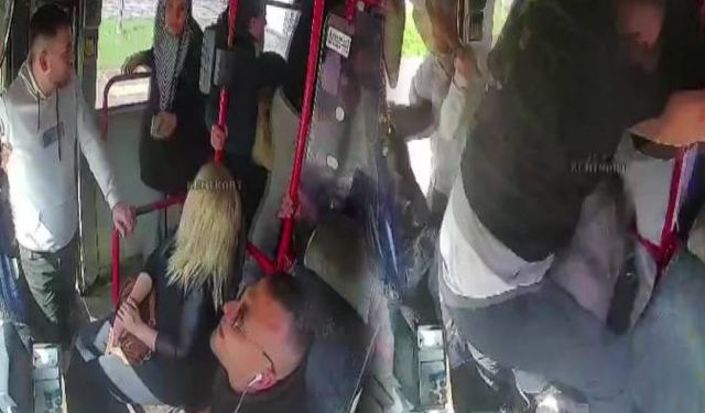 Adana'da Özel Halk Otobüsünde Şoför-Yolcu Kavgası