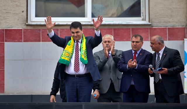 Demokrat Parti Genel Başkanı Uysal, Osmaniye'de seçim irtibat merkezi açılışına katıldı