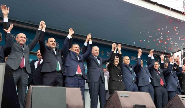 Cumhurbaşkanı Erdoğan: Eser ve hizmet siyaseti konusunda hamdolsun ülkede elimize su dökecek kimseyi tanımıyoruz