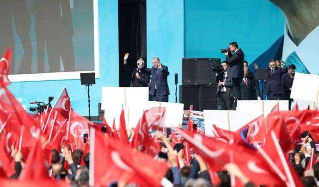 Cumhurbaşkanı Erdoğan, İzmir mitinginde konuştu: "Yüzlerine Atatürk maskesi takıp yan gelip yattılar"