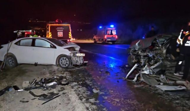 Gaziantep'te Kafa Kafaya Çarpışma: 2 Kişi Hayatını Kaybetti, 6 Kişi Yaralandı
