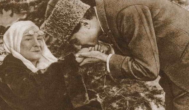 Atatürk annesi Zübeyde Hanım’ın cenazesinde neden yoktu, katılmadı mı?