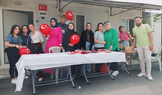 OKÜ Sosyal Hizmetler Kulübü Konteyner Kenti Ziyaret Etti
