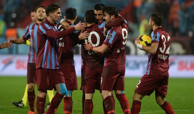 Trabzonspor - Alanyaspor maçı şifresiz mi yayınlanacak? Trabzonspor - Alanyaspor maçı ne zaman, hangi kanalda, saat kaçta ve nereden canlı izlenir?
