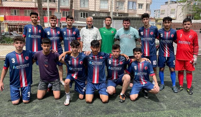 Osmaniye Mesleki ve Teknik Anadolu Lisesi Futbol Turnuvasında Makine ve Tasarım Teknolojisi Liderliğini Sürdürüyor