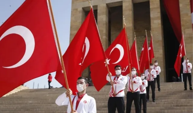 19 MAYIS OKULLAR TATİL OLACAK MI? 19 Mayıs Atatürk'ü Anma Gençlik ve Spor Bayramı Hangi Güne Denk Geliyor, Resmi Tatil Olacak mı?