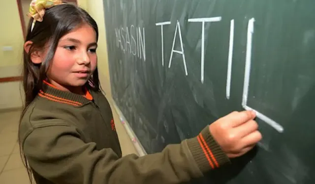 2024-2025 Eğitim Öğretim Yılı Ne Zaman Sona Eriyor? Okulların Kapanacağı Tarih, Karne Günü ve Yaz Tatili Başlangıcı Belli Oldu