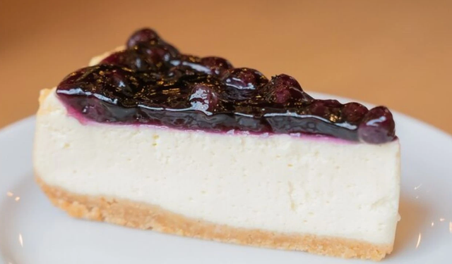 Evde Pratik Tatlı Keyfi: Gelinim Mutfakta'nın Lor Peynirli Cheesecake Tarifi
