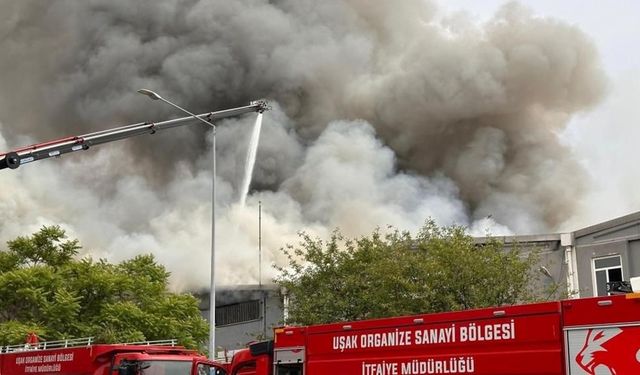 Uşak’ta tekstil fabrikasında yangın neden çıktı, nerede yangın var?