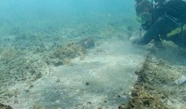 Deniz Altında Bulunan Devasa Mezarın Sırrı: Arkeologların Çalışmaları Başladı