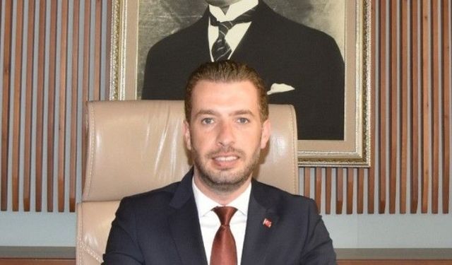 "Ceyhan’ın Parlayan Yıldızı: Kadir Aydar Yılın En Başarılı Belediye Başkanı"