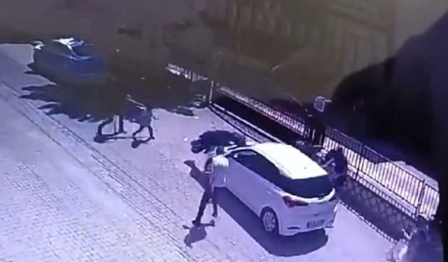 Mardin'de kayınvalidesini darp edip arabasıyla çarpan VİCDANSIZ gelin güvenlik kamerasına yansıdı