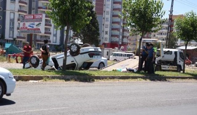 Osmaniye'nin Kadirli İlçesinde Sürücüsünün Kontrolünden Çıkan Araç İş Yerinin Bahçesine Devrildi