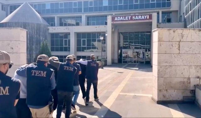 "Osmaniye ve Hatay'da FETÖ'ye Yönelik Kapsamlı Operasyon: 12 Firari Hükümlü Yakalandı ve Cezaevine Gönderildi"